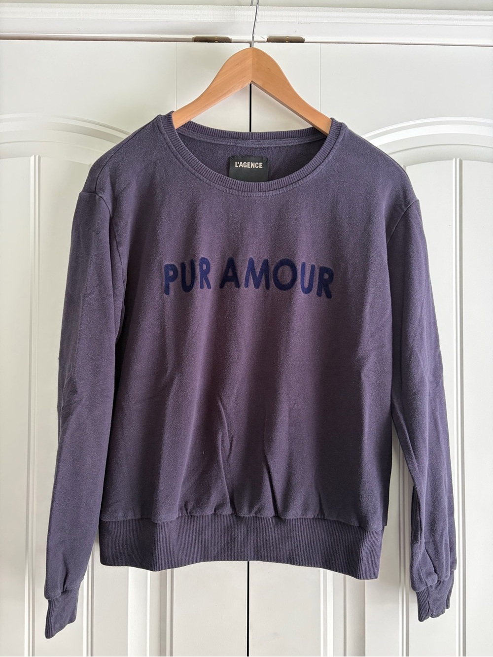 L’AGENCE Heidi Pur Amour Navy Sweatshirt Women's Size L Midnight Blue Super Soft